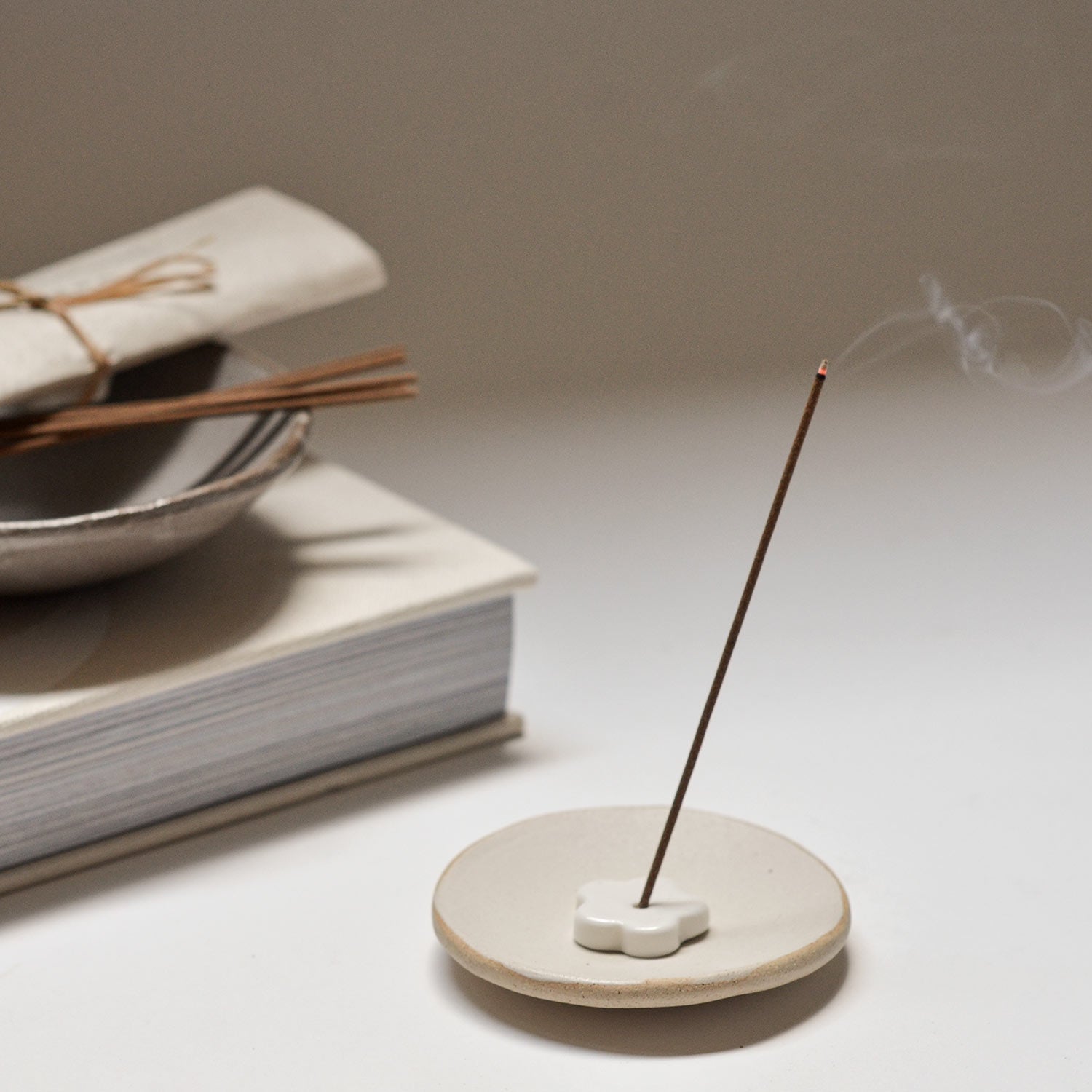 Cedarwood Incense Stick Set – 30 Sticks with Ceramic Holder